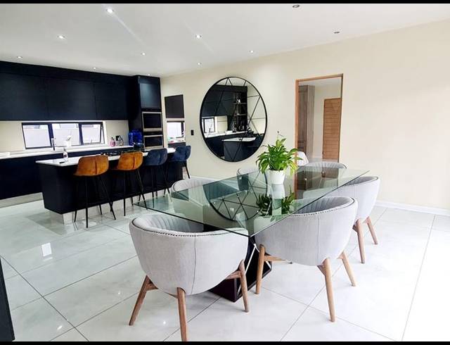 5 BEDROOM HOUSE FOR SALE IN GLEN MARAIS